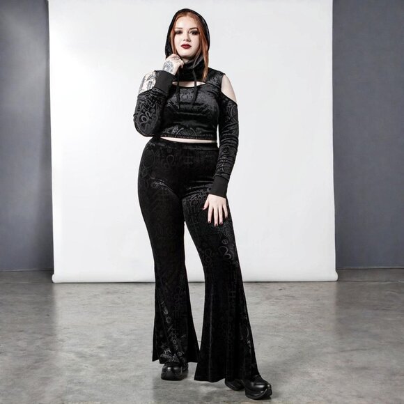 Killstar ✦ Lowkey Velvet Hooded Crop Top ✦ Cold Shoulder Gothic Cutout L NWT - Picture 3 of 8